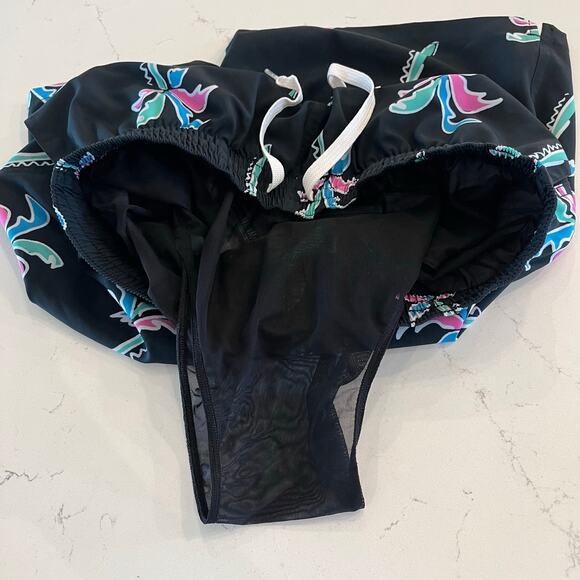 Chubbies Classic Swim Trunk in Havana Nights size Medium - Picture 6 of 6